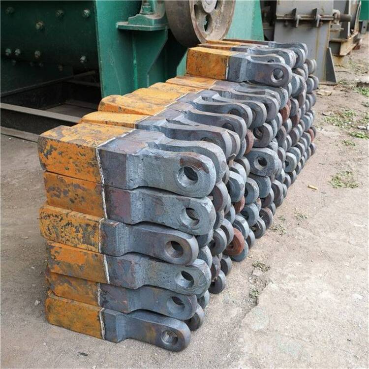 錘式破碎機(jī)錘頭的幾種材質(zhì)和工藝對比